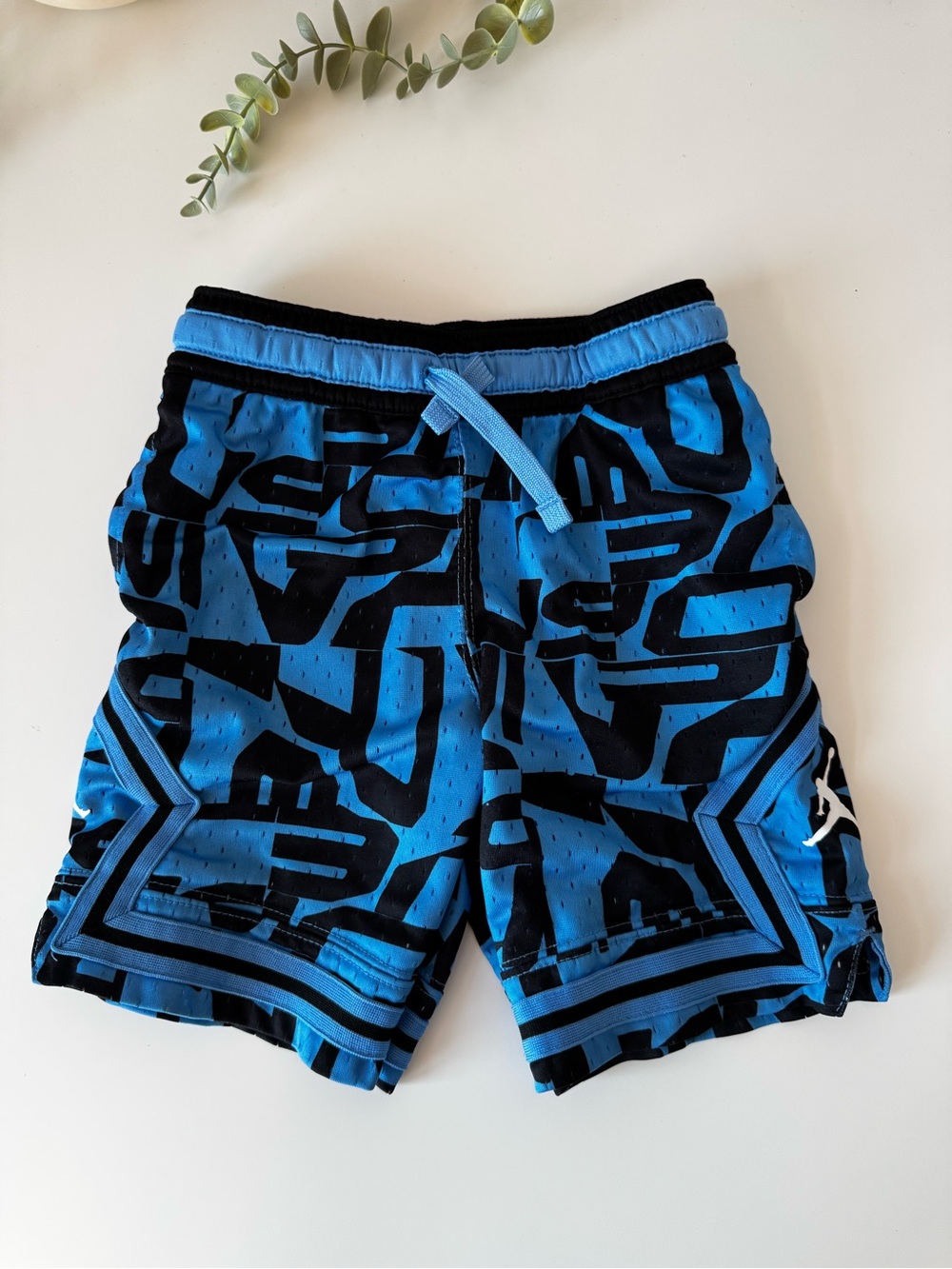 Jordan Boys Basketball Shorts Blue Black Size 6 Athletic Mesh